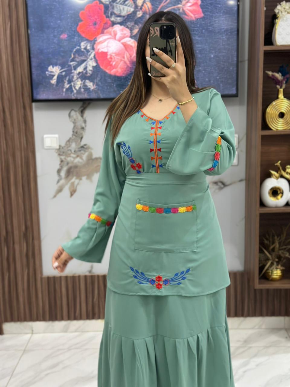 Robe tablier en crêpe